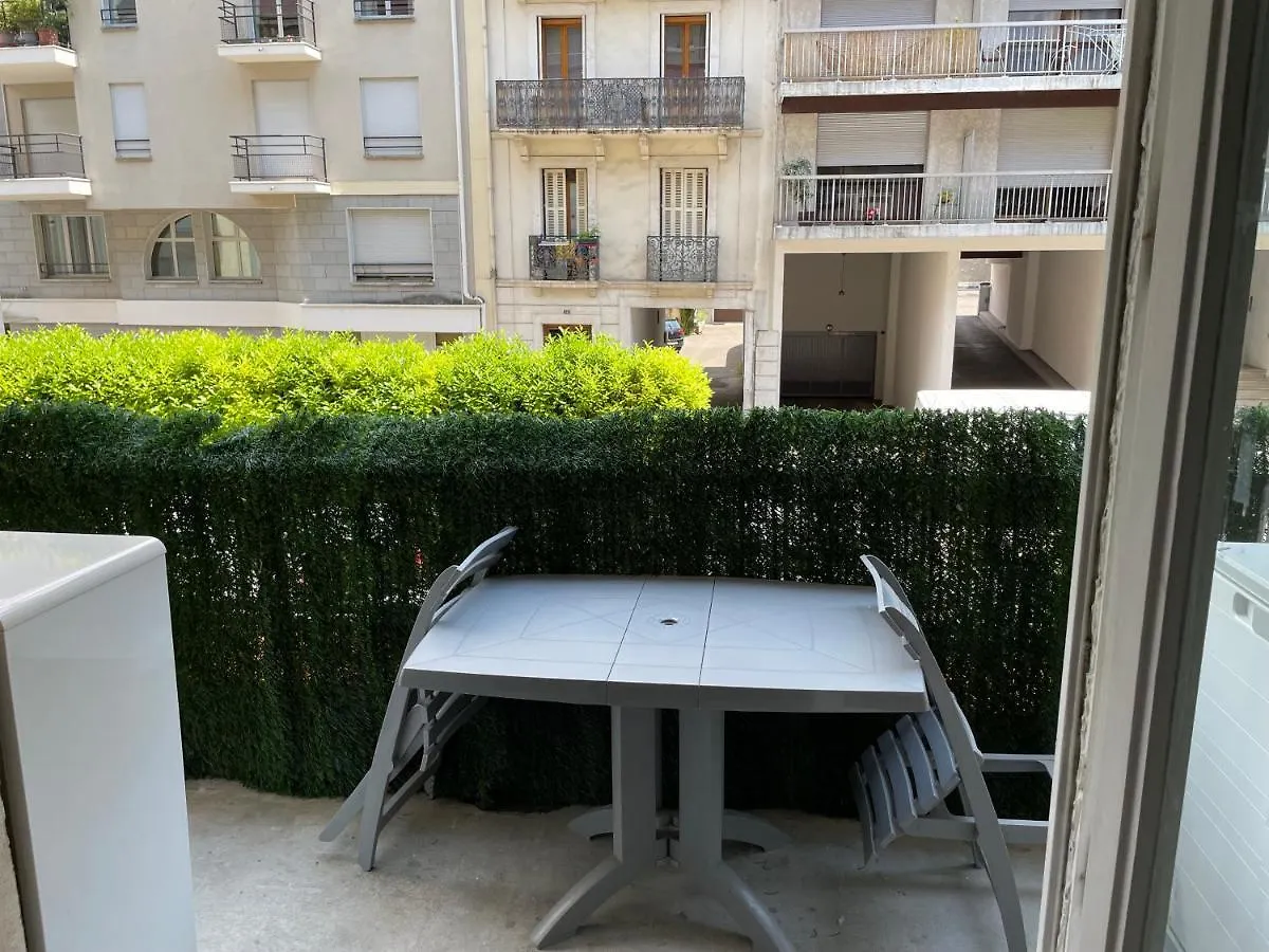 Appartement Studio Hypercentre 27M2 Avec Balcon Et Parking Aix-les-Bains Frankrijk